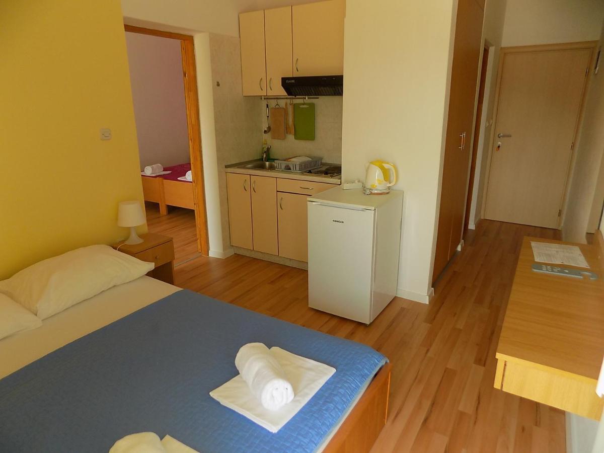 Apartments Galeb Pag - Beach 파그 외부 사진