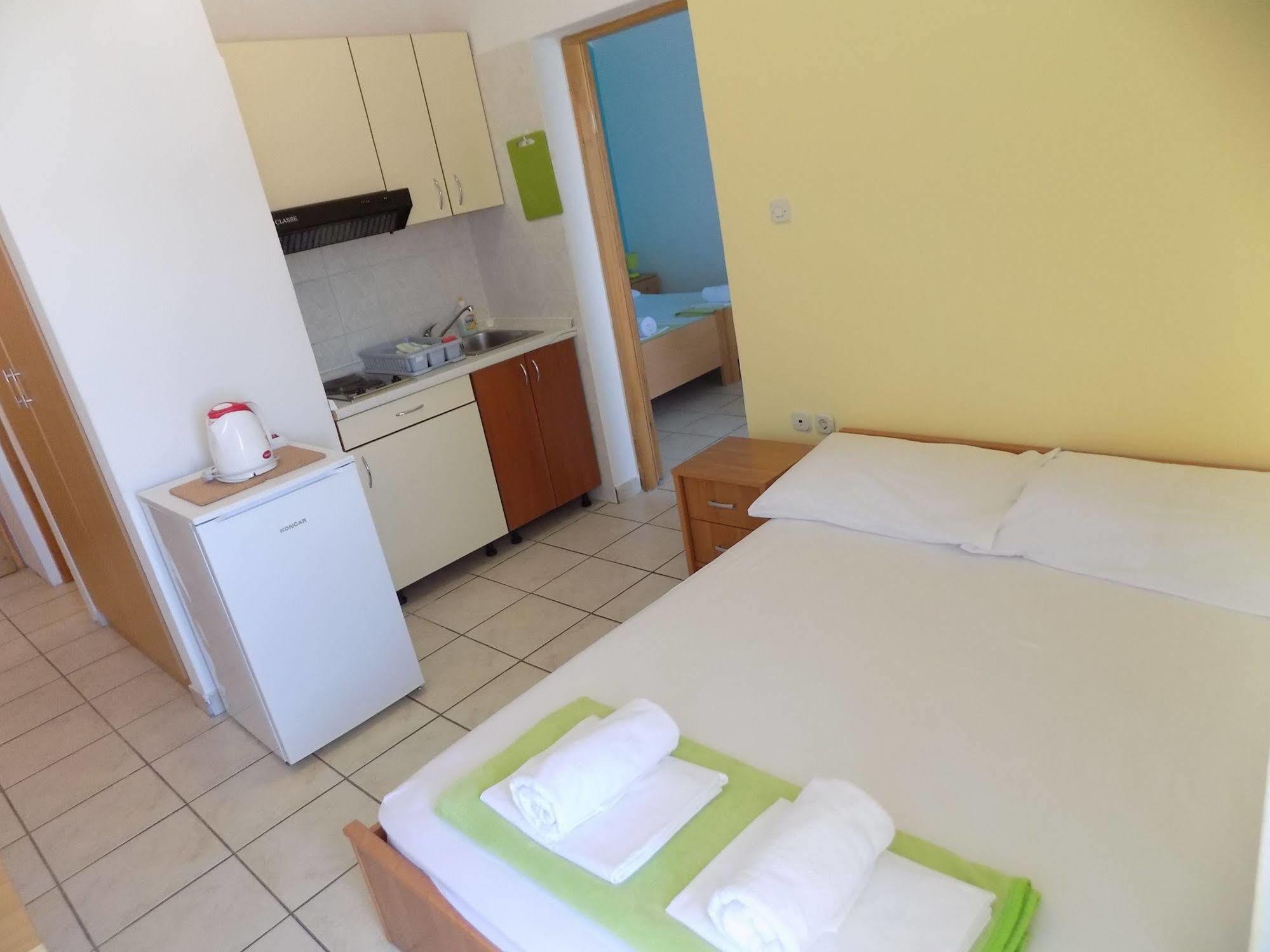 Apartments Galeb Pag - Beach 파그 외부 사진