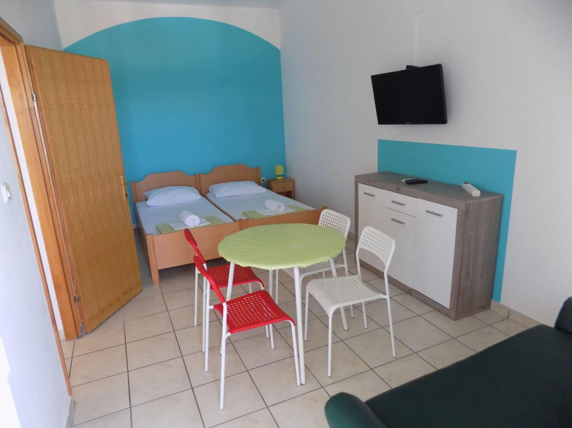 Apartments Galeb Pag - Beach 파그 외부 사진