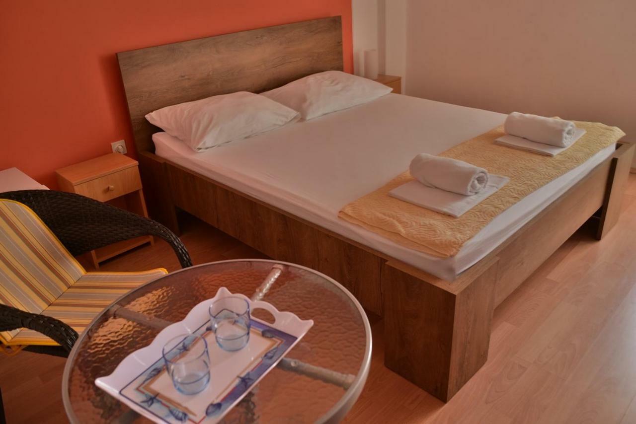 Apartments Galeb Pag - Beach 파그 외부 사진